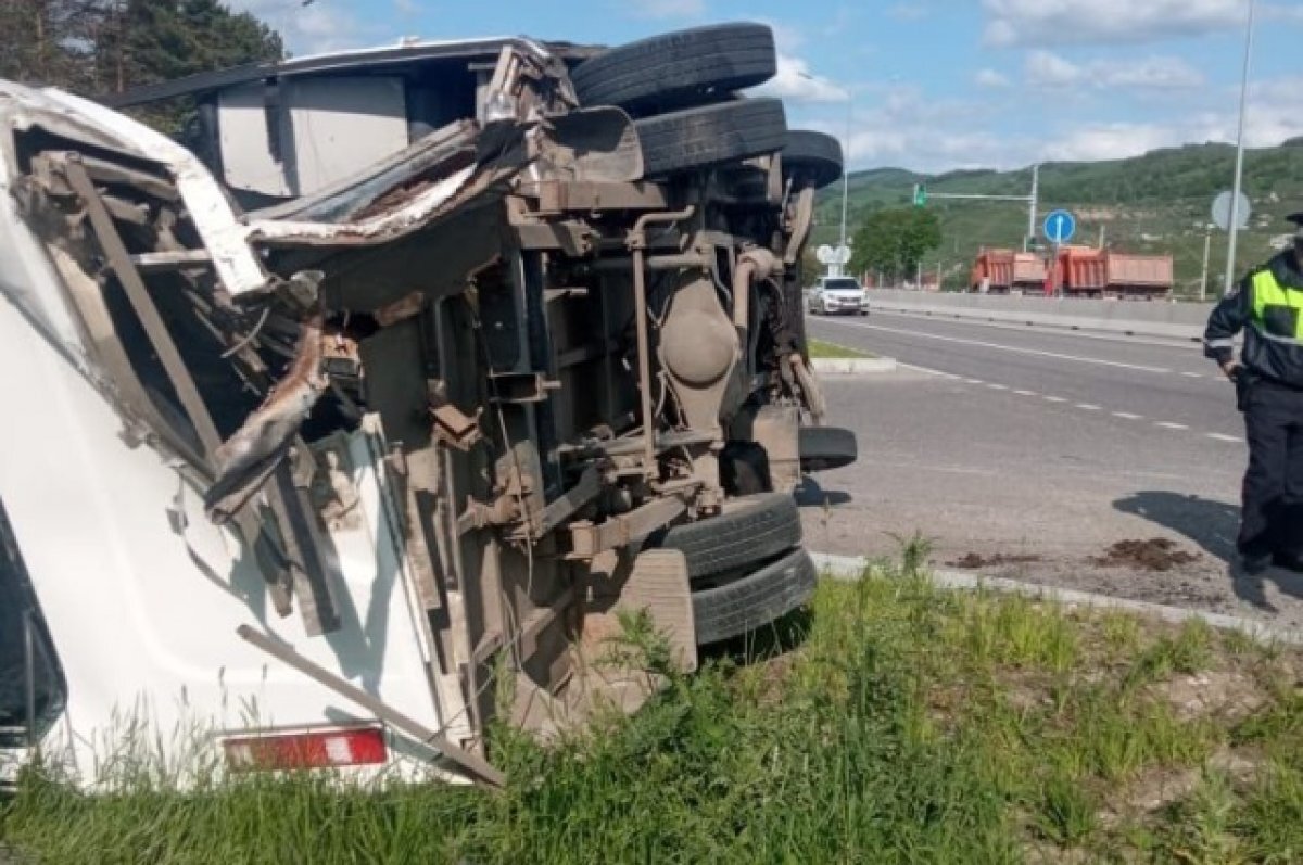    Три человека пострадали в столкновении маршрутки и иномарки на Ставрополье