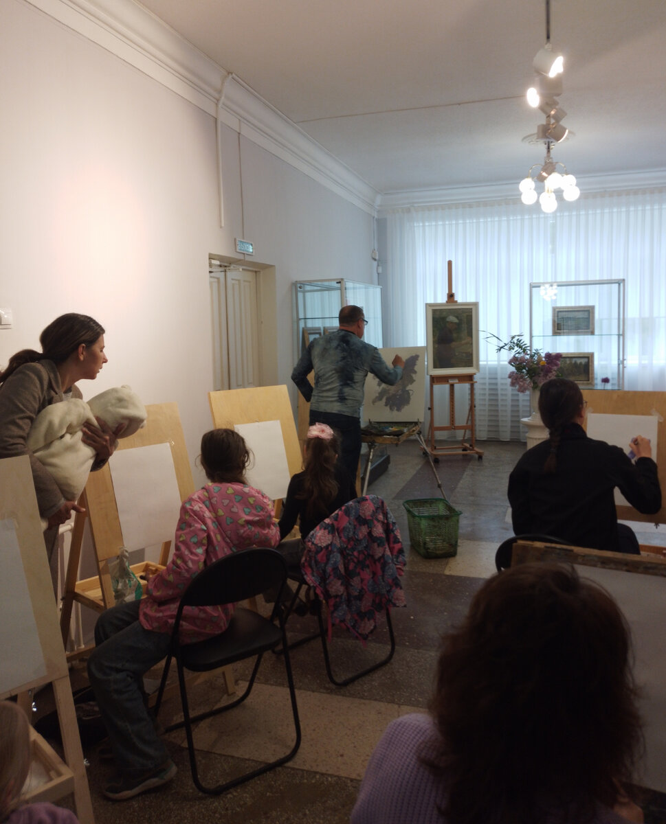 Рисуем сирень с художником Михаилом Левшиным.