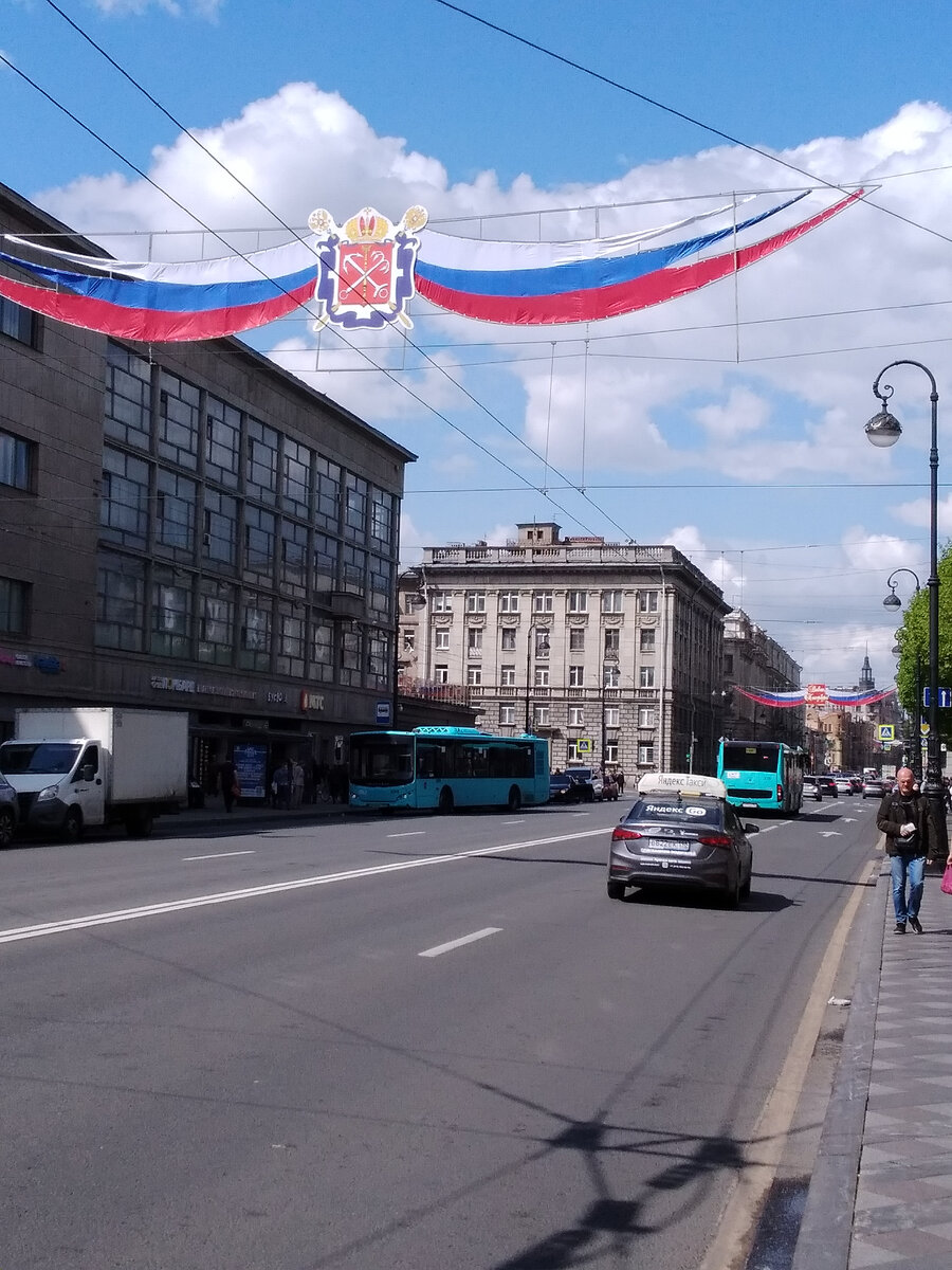 Ещё одно украшение на Каменноотровском проспекте.