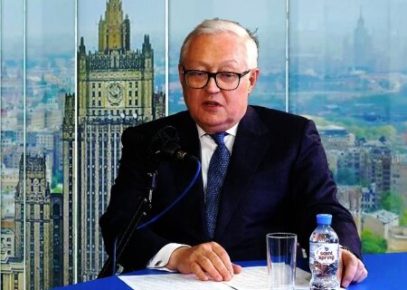    Рябков заверил, что Россия не будет применять ядерное оружие