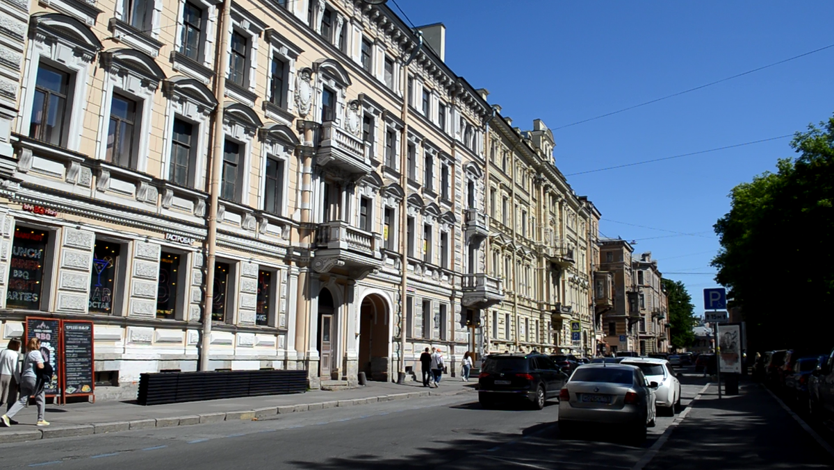 улица Ломоносова (один из углов Загородного)