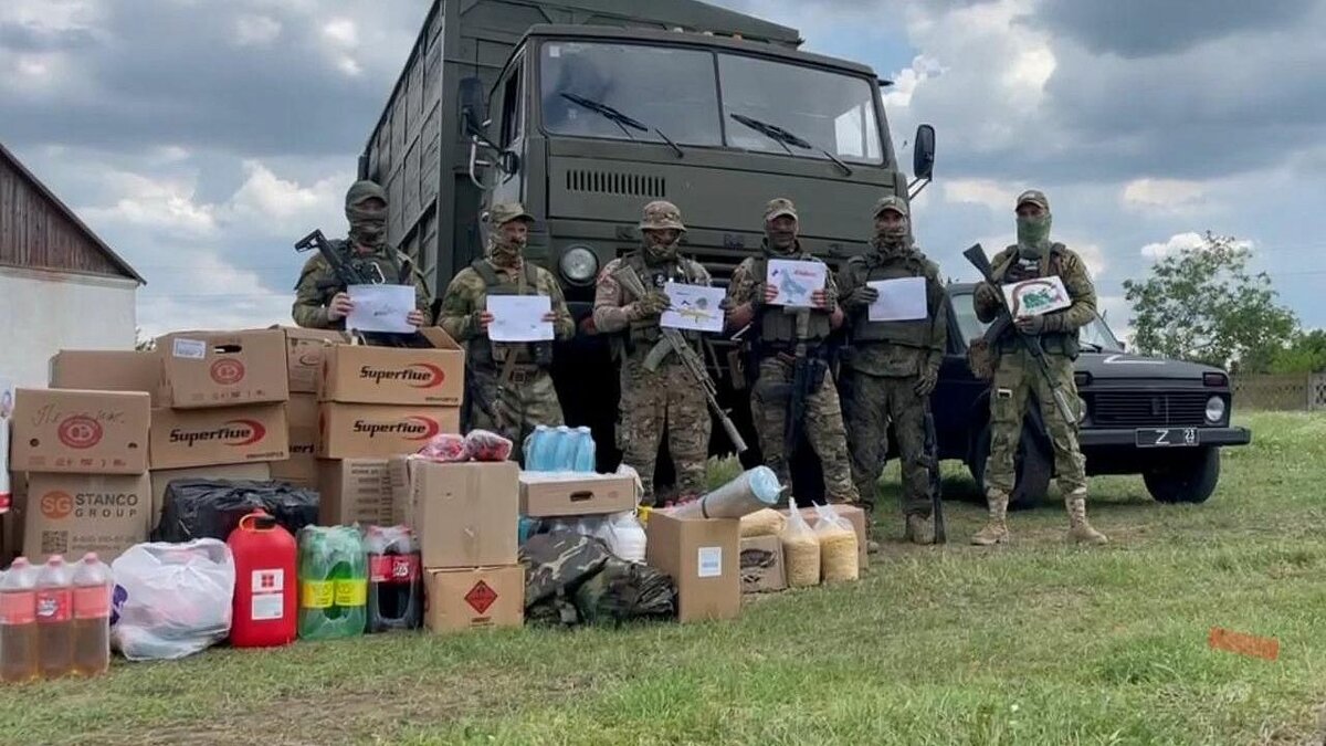    4 машины и 10 тонн лекарств передали из Краснодарского края бойцам на СВО Фото: t.me/aakherson