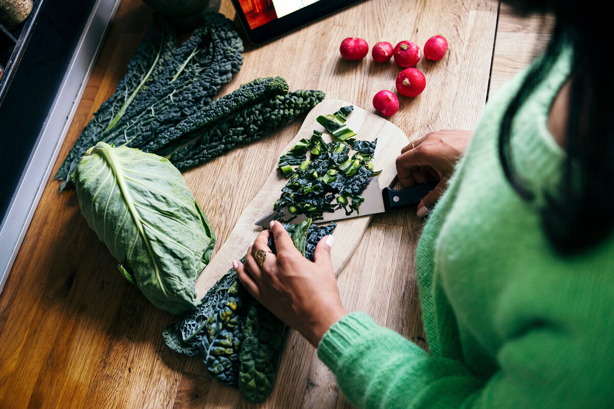     Как вывести «плохой» эстроген из организма: 5 продуктов, которые нужно есть каждой женщине