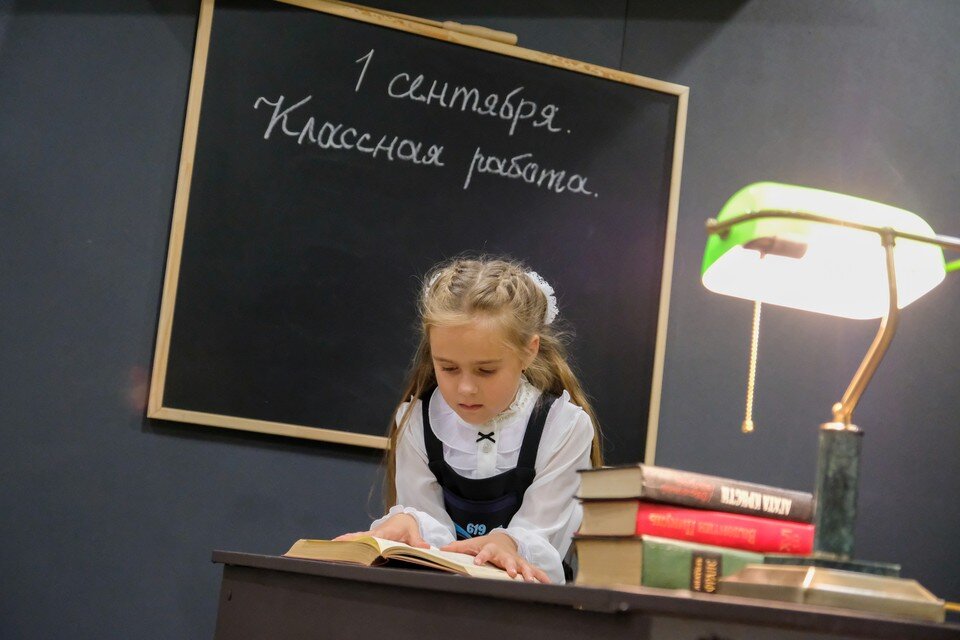     Старт подачи заявлений на прием в первый класс намечен на 1 апреля. Артем КИЛЬКИН