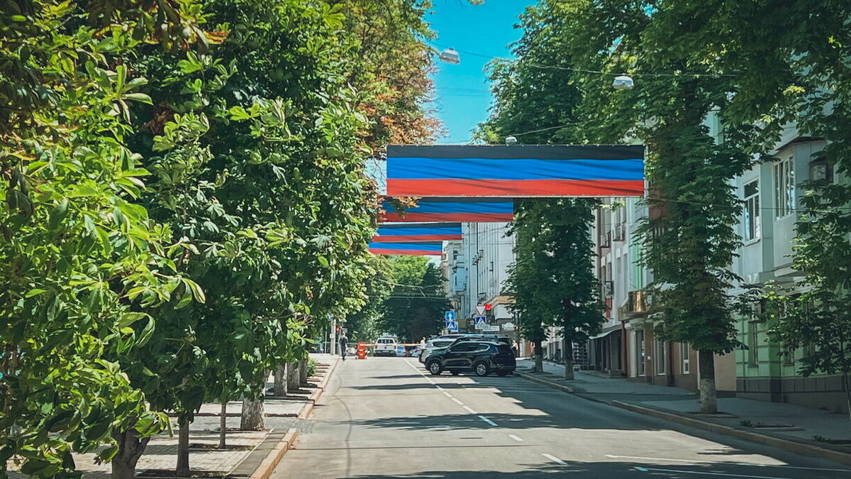     Премьер-министр Донецкой Народной Республики Виталий Хоценко заявил, что принятие закона о свободной экономической зоне в ДНР даст возможность бизнесу Донбасса получить особые привилегии.