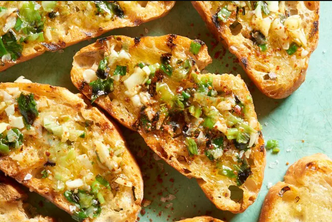 рецепт чесночного хлеба на гриле