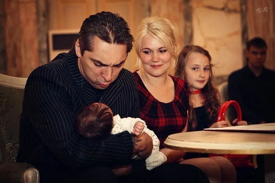    Ольга Горшенева с мужем и детьмиСоцсети Ольги Горшеневой