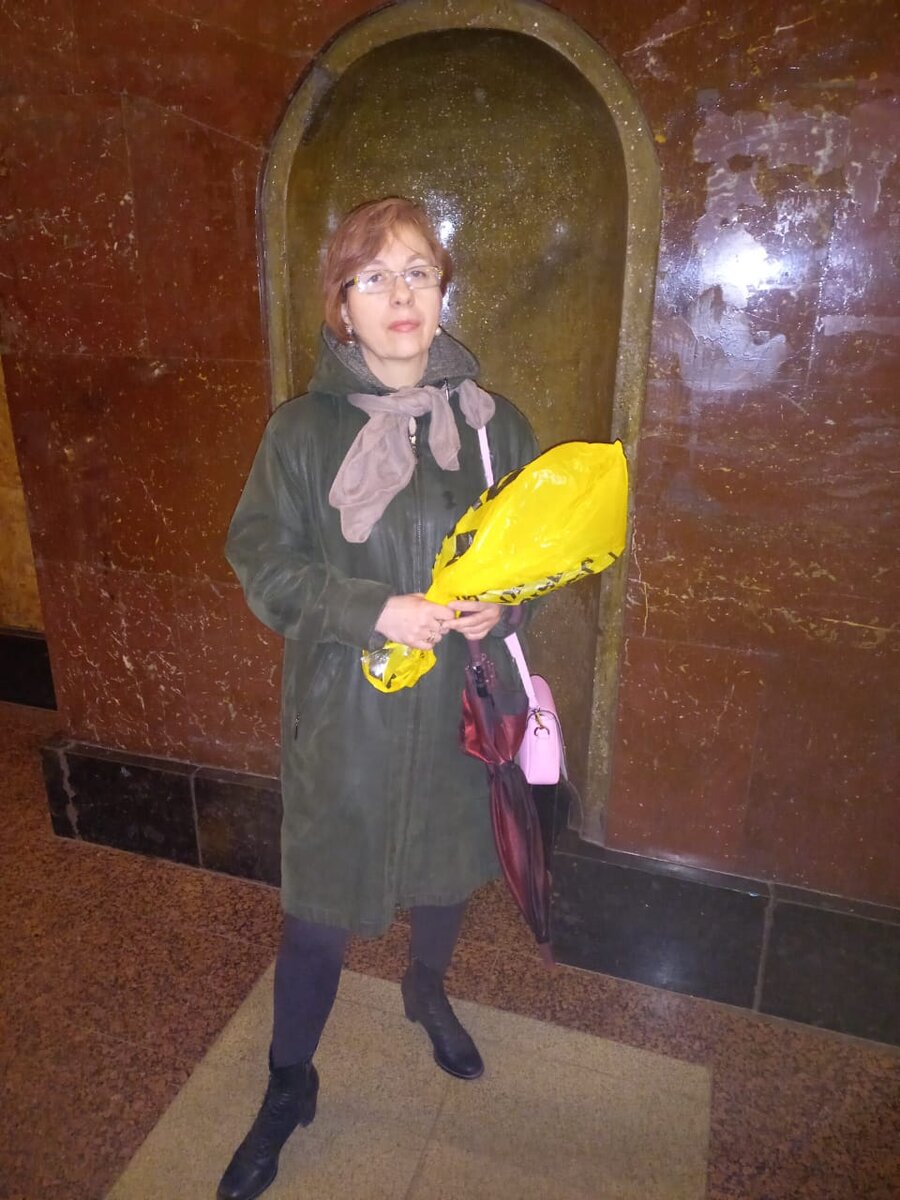 Перед выходом в метро.