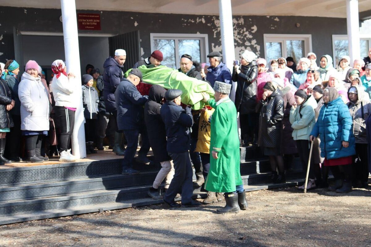 В Оренбургской области похоронили бойцов, погибших на Украине | Новости  Orenday.ru | Дзен