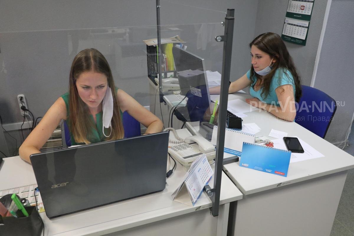    Ранее депутаты Госдумы выступили с инициативой сократить рабочую неделю, чтобы по пятницам работать до обеда Анастасия Красушкина