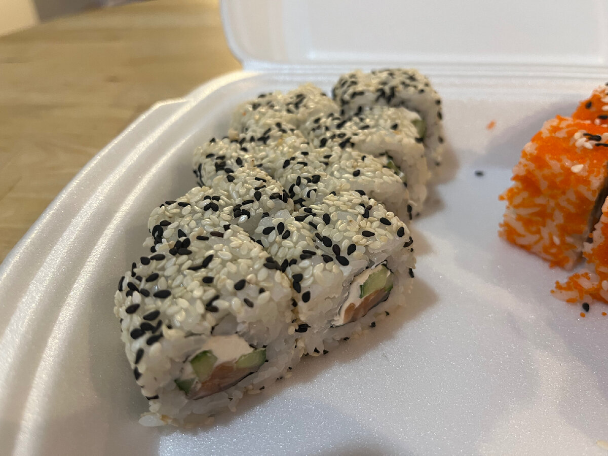 Вечерний ресторан дома: Поздний ужин из ресторана «Sushi Odi Grand»  японская кухня на дом за 1 781 рубль. | Тигратёр | Дзен