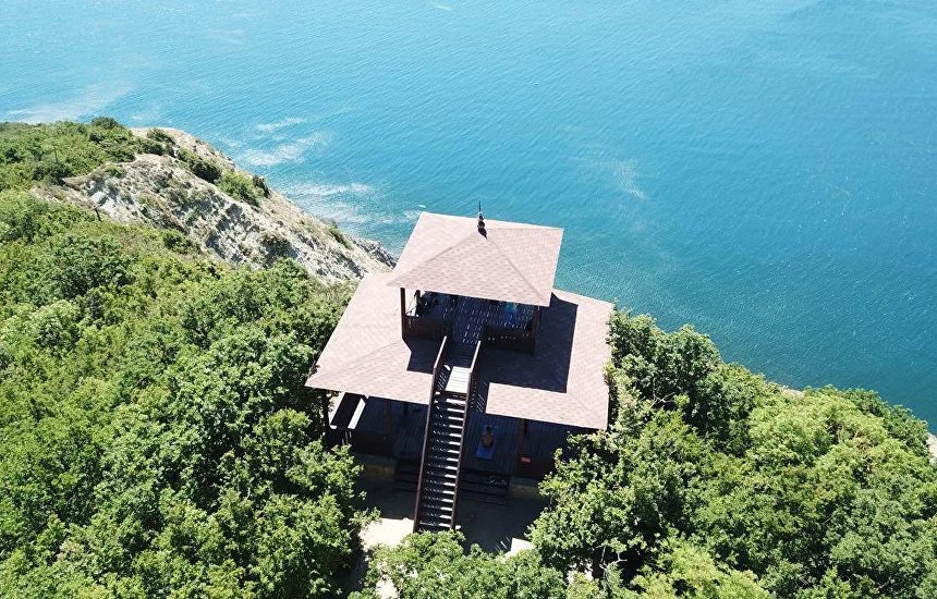 Открытая площадка с видом на Черное море