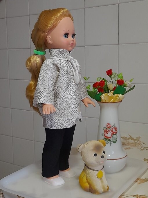 Куртка цвета лунного рока для куклы Лизы. Апрель, 2023. 