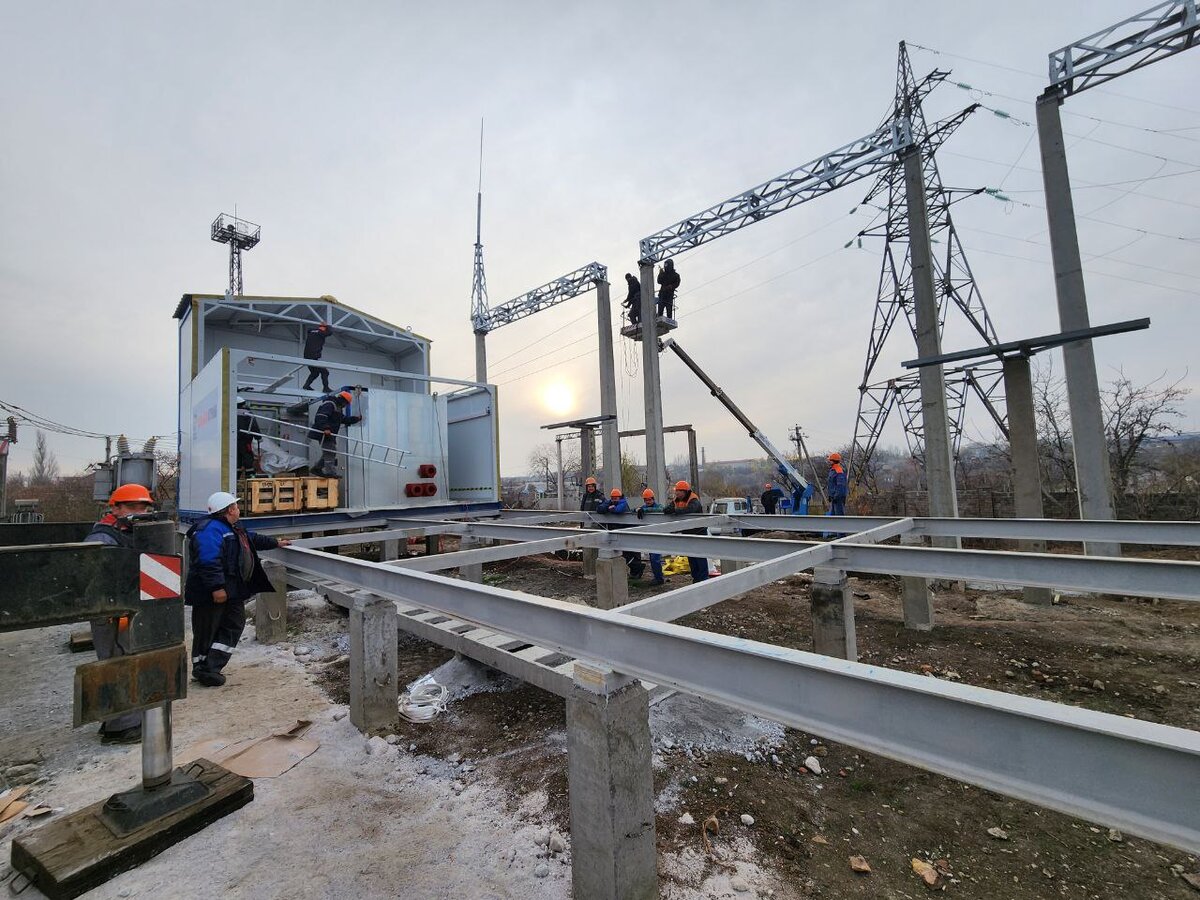 Так строили подстанцию в Мариуполе