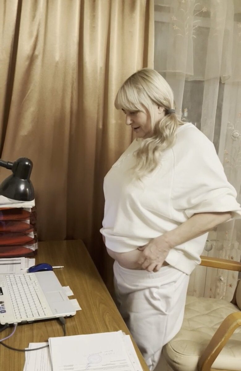 Показываю живот по Скайпу хирургу