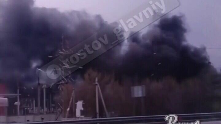     В Батайске произошло крупное возгорание на складе, где хранят шины, сообщили в УМЧС по региону.