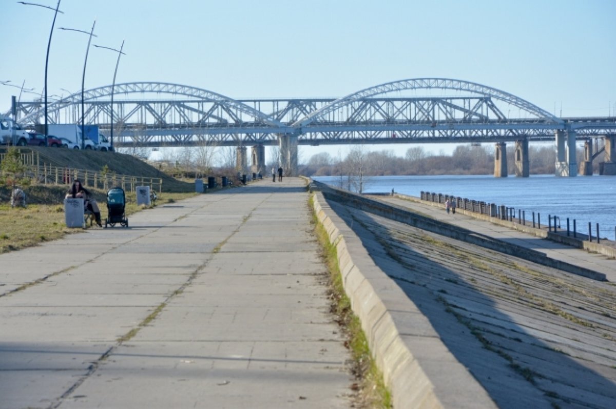    Зоны отдыха и подсветка появятся на Волжской набережной в 2023 году