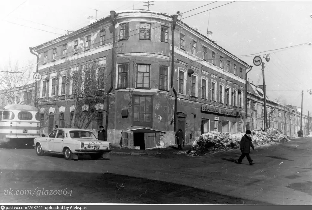 Бер фотога төште бу йорт. Фотоның уң ягында. Хәтеремдә ул, әлбәттә, тәфсиллерәк