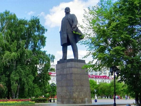Ежегодно приходит ВЕСНА, ежегодно приходит АПРЕЛЬ, ежегодно коммунисты, как величайший праздник, празднуют 22 апреля, день рождения В. Ульянова.-2