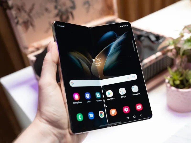    Инсайдеры: Galaxy Fold5 будет тоньше, легче и уже предшественника