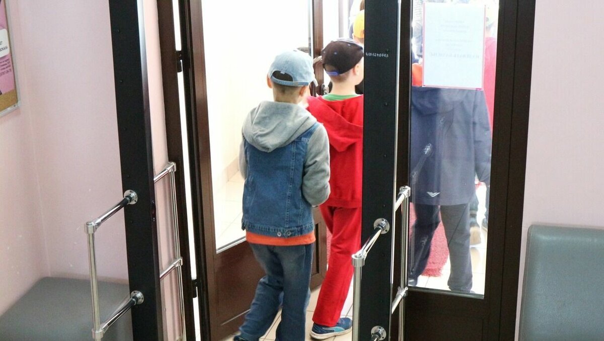     Они исчезли вечером 25 апреля, взяв с собой продукты.