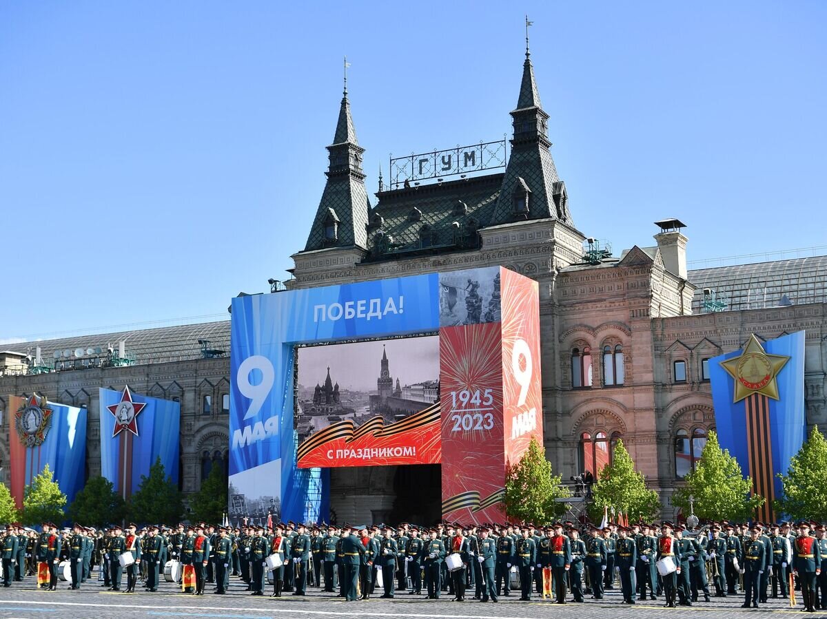    Военнослужащие парадных расчетов на Красной площади перед началом военного парада в честь 78-й годовщины Победы в Великой Отечественной войне© РИА Новости / Евгений Биятов