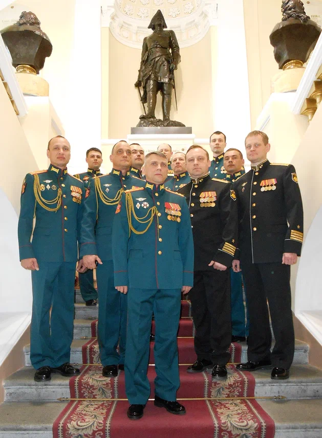  В отделе служат высококлассные профессионалы
