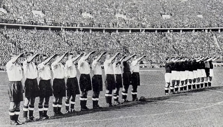 
Источник: https://politikus.info/events/151811-14-maya-1938-goda-match-angliya-germaniya.html