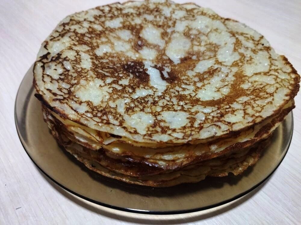 Блюдо из кружевных блинов