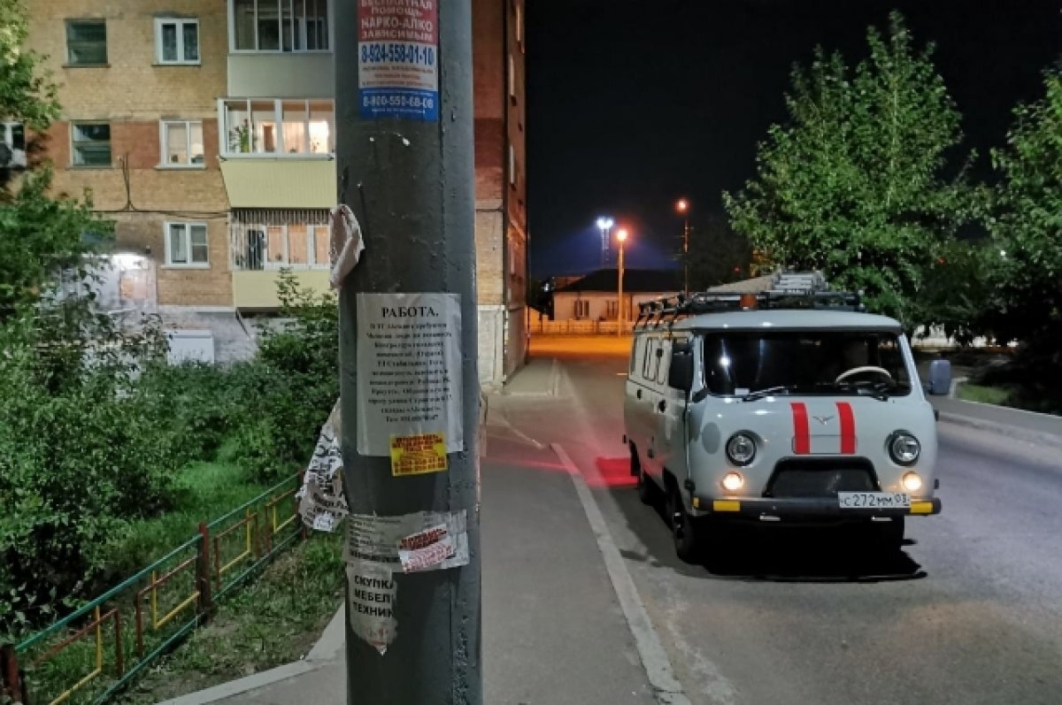    Двух мужчин задержали в Улан-Удэ за незаконную расклейку объявлений