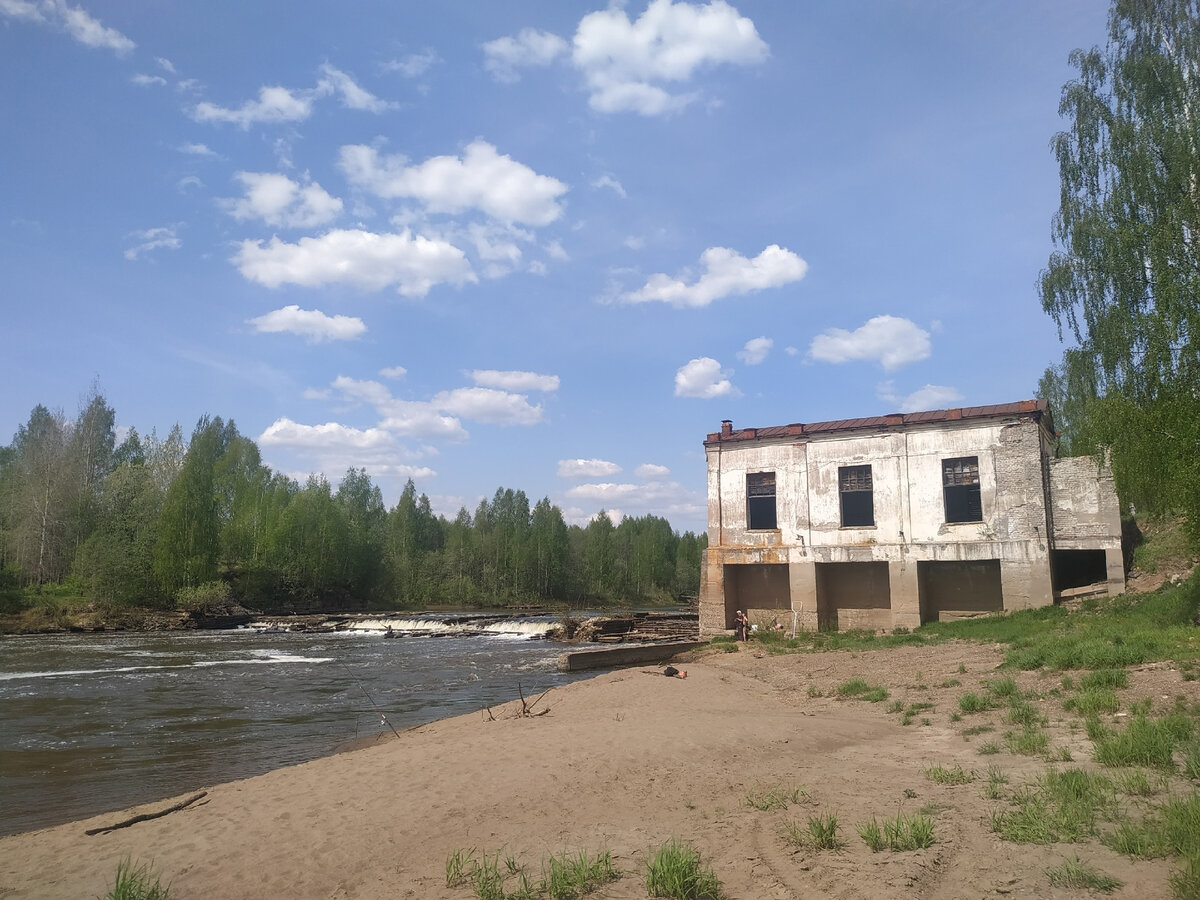 Никольская ГЭС на реке Великой