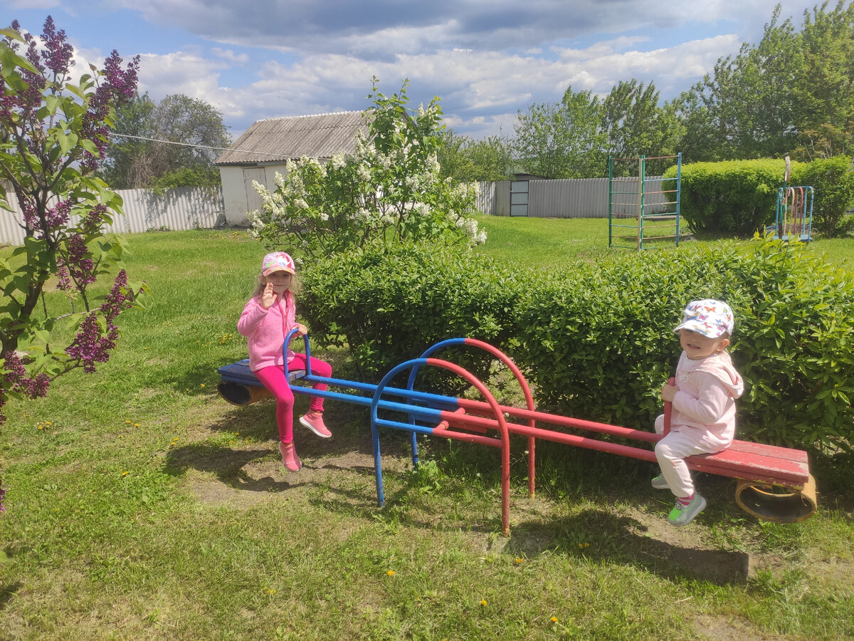 Дома такие качели не интересны 