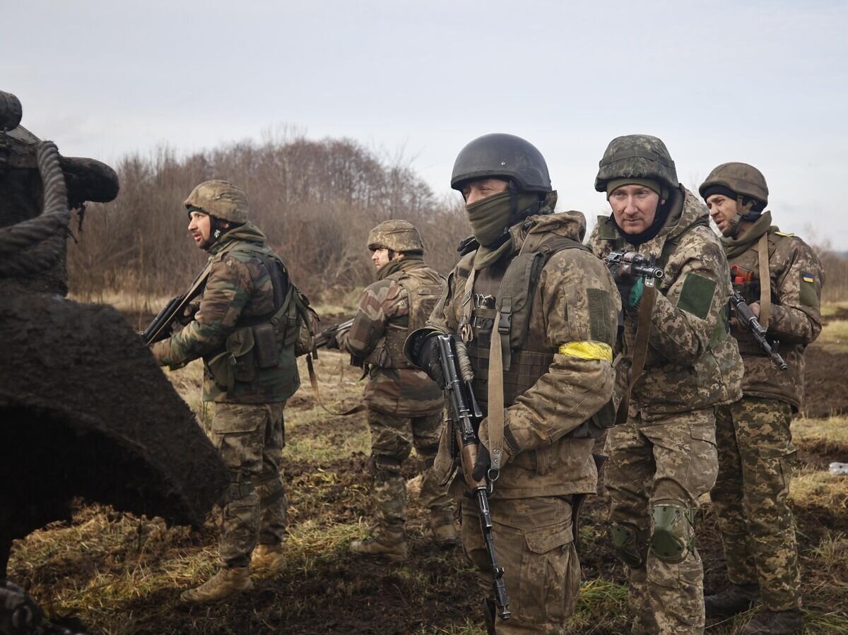 Пленный военный: десант просил у Киева оружие, но получил машину и пулемет  | Радио Sputnik | Дзен