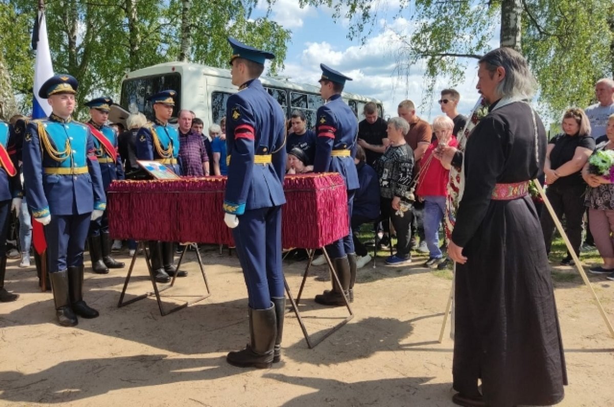    В Кимрах похоронили погибшего в зоне СВО Сергея Абрамова