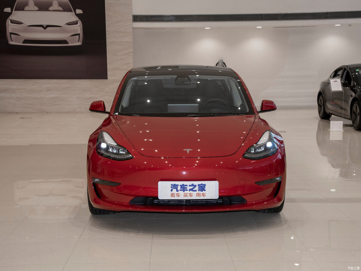 Предложения о покупке новинки стали поступать еще до официального знакомства публики с электрическими автомобилями.