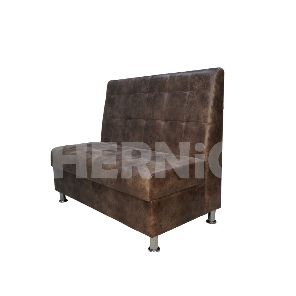 Вид сбоку, под углом на белом фоне