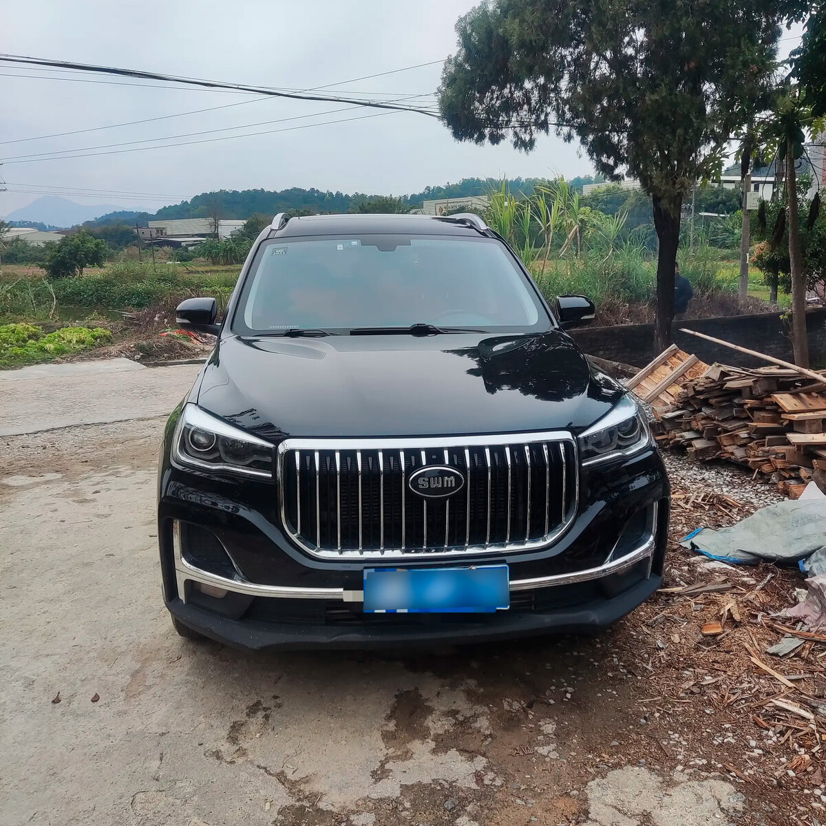 Первое что меня взбесило, то что мой отец купил эту машину не сказав ни кому ни слова в нашей семье, ни с кем не посоветовался.