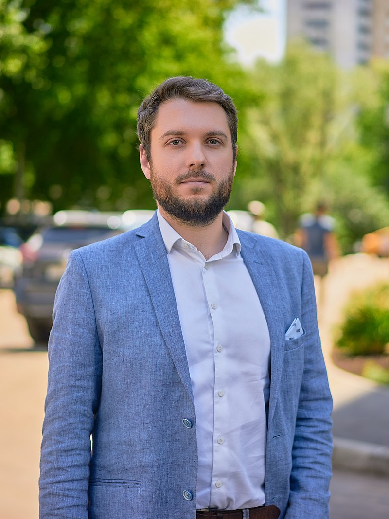 Роман Юнеман.
