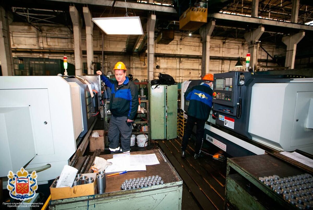  📷    Денис Паслер встретился с руководством и сотрудниками завода «Гидропресс» в Оренбурге Андрей Севостьянов