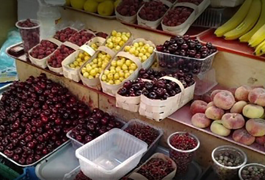 Можно выбрать и попробовать фрукты на вкус - это очень удобно