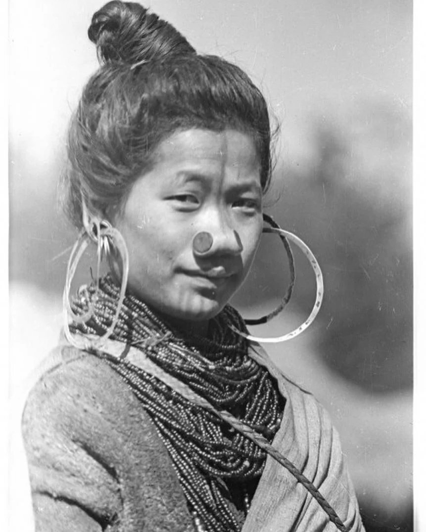 Архивный кадр. Девушка правда очень красива. И даже вот это вот все ее ничуть не портит.