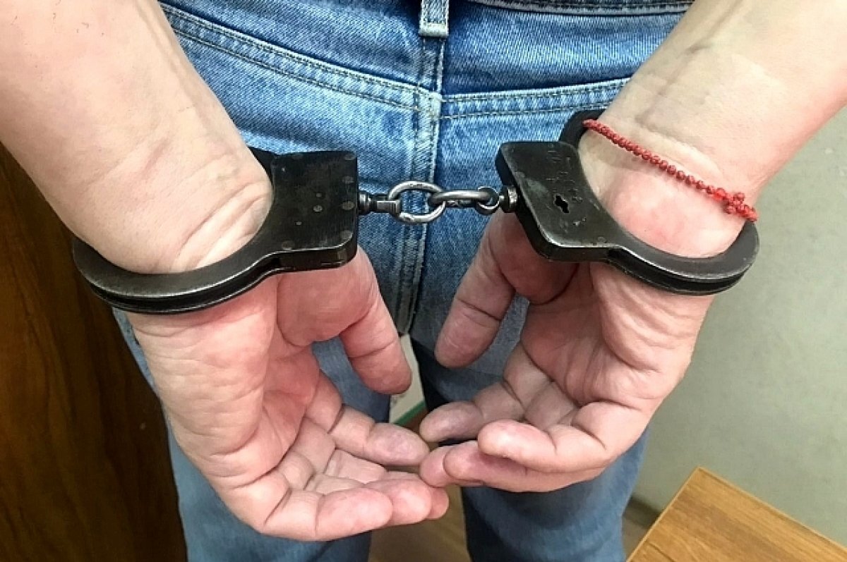    На 9 лет в колонию суд отправил жителя Азова за убийство друга табуреткой