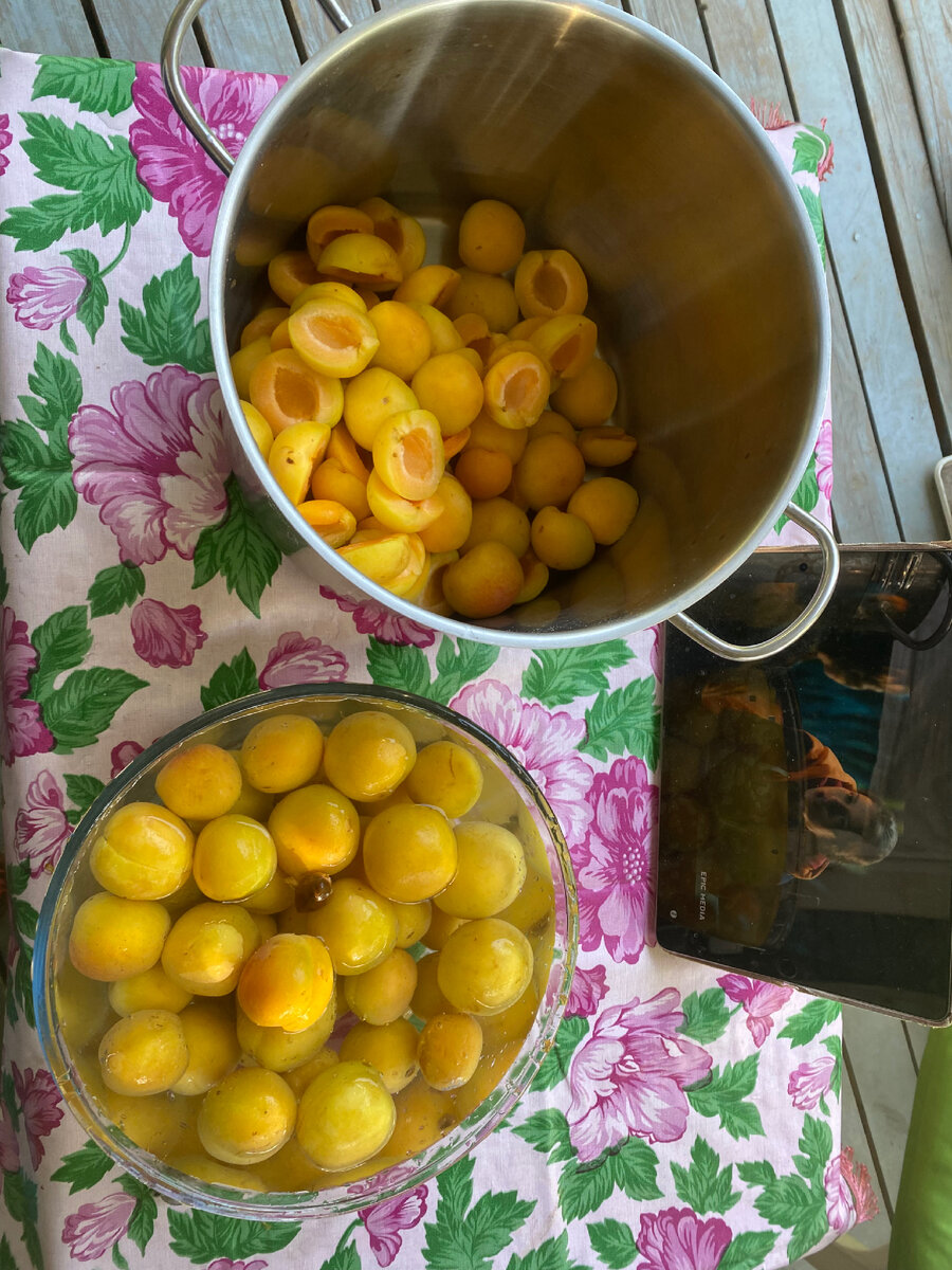 В этом году абрикосовое варенье с имбирем и ванилью