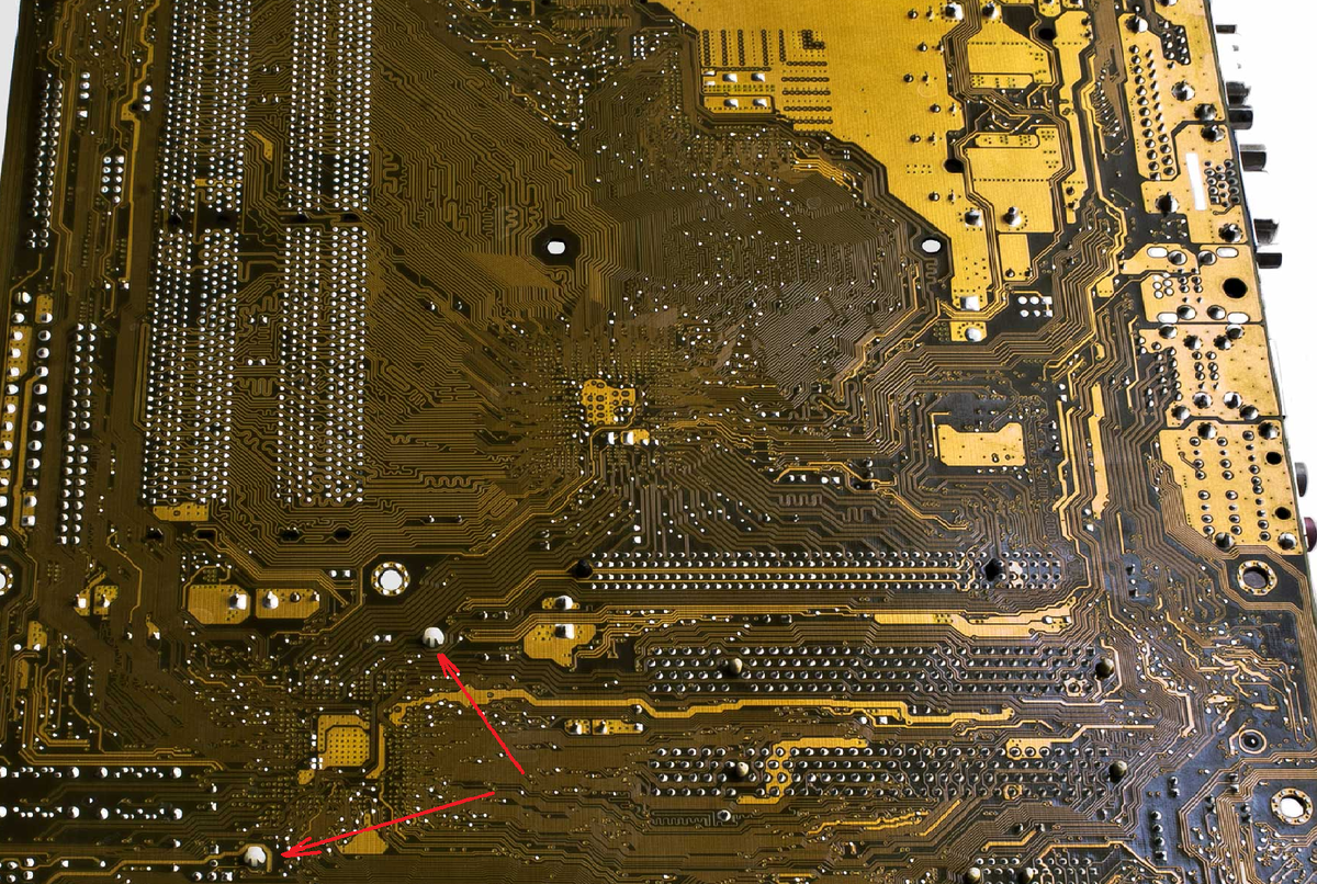 Фиксаторы радиатора южного моста.