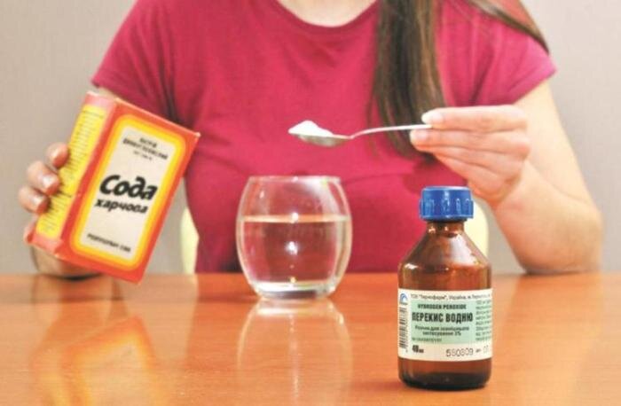 Mantenere puliti i fornelli della cucina non è affatto un compito facile, soprattutto se hai una famiglia numerosa e devi trascorrere diverse ore ogni giorno in cucina.-4