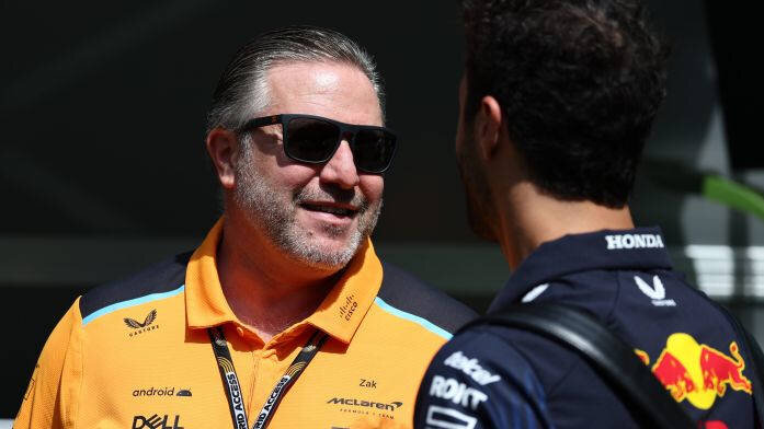 Сделка Aston Martin и Honda ставит крест на амбициозных планах McLaren. Команда, стремящаяся вернуться на вершину под руководством Зака Брауна, похоже, не знает правильного пути.
