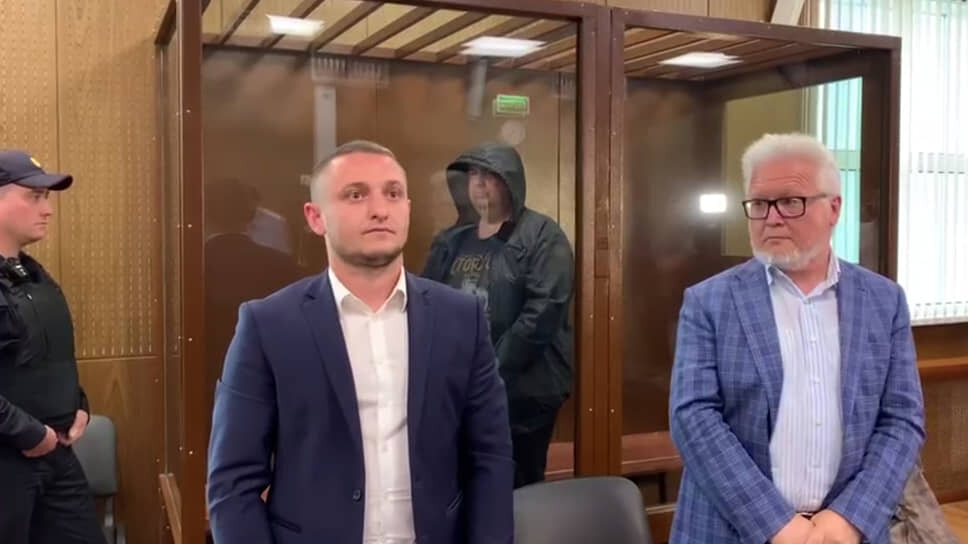 Фото: Тверской районный суд📷Денис Савинский (слева)