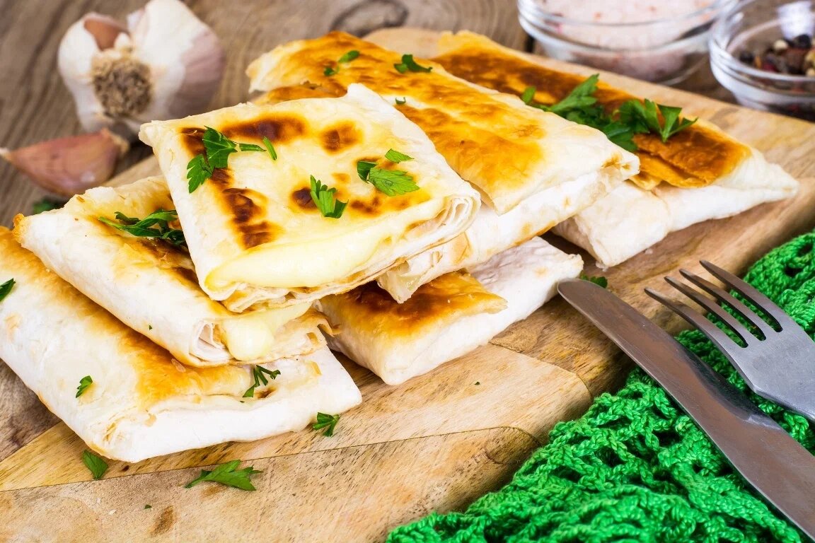 Лаваш с сыром и зеленью рецепт с фото на сковороде