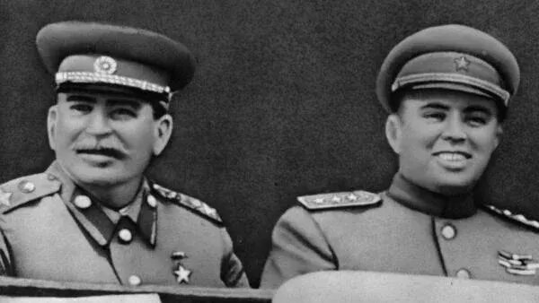 Иосиф Сталин и Энвер Ходжа