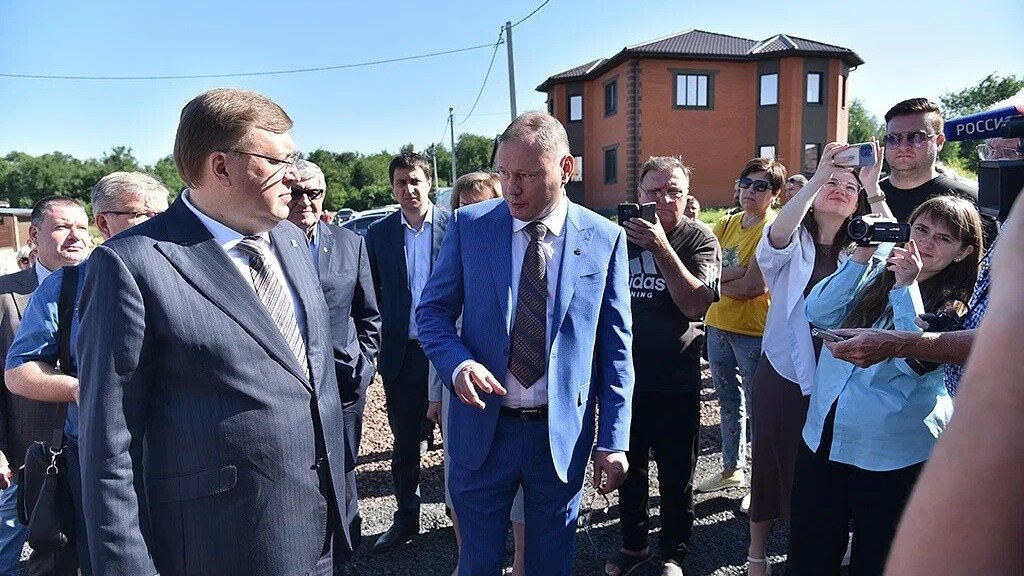     За два года действия программы социальной догазификации заключено 915 тысяч договоров на подключение граждан к газоснабжению.